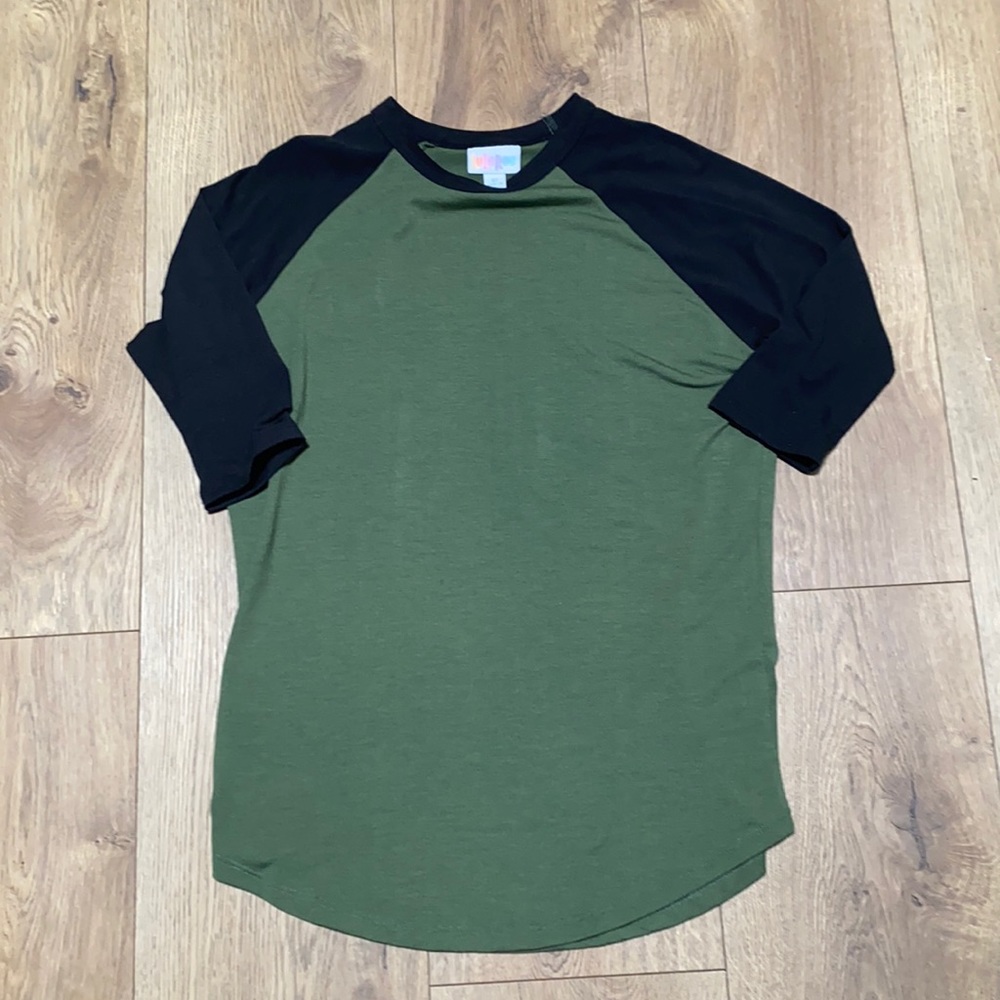Girls Lularoe shirt